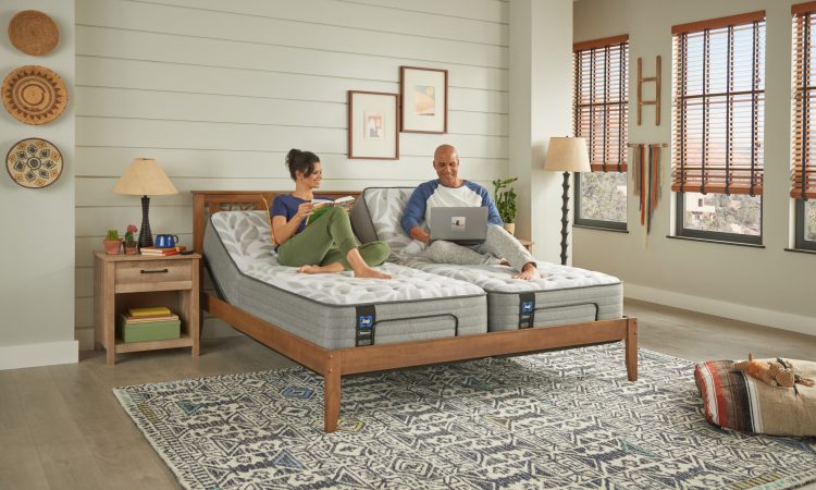 Sealy_National1_21SE-PPS4_TT_Spring_Posturepedic_SplitKing_EASE_Photography_Lifestyle30450 (1)