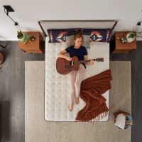 Sealy_Spring_Essentials_21SE-ESS7_FxPT_Queen_Photography_Lifestyle_5_Jul2020 (1)