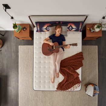 Sealy_Spring_Essentials_21SE-ESS7_FxPT_Queen_Photography_Lifestyle_5_Jul2020 (1)