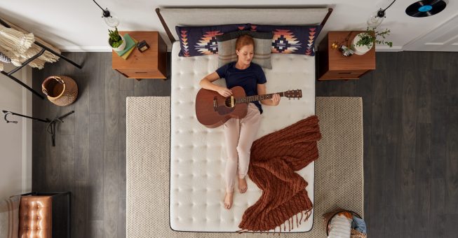 Sealy_Spring_Essentials_21SE-ESS7_FxPT_Queen_Photography_Lifestyle_5_Jul2020 (1)