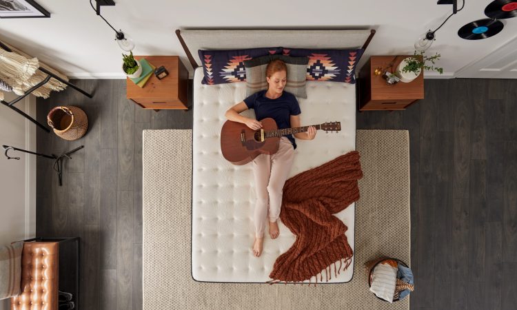 Sealy_Spring_Essentials_21SE-ESS7_FxPT_Queen_Photography_Lifestyle_5_Jul2020 (1)